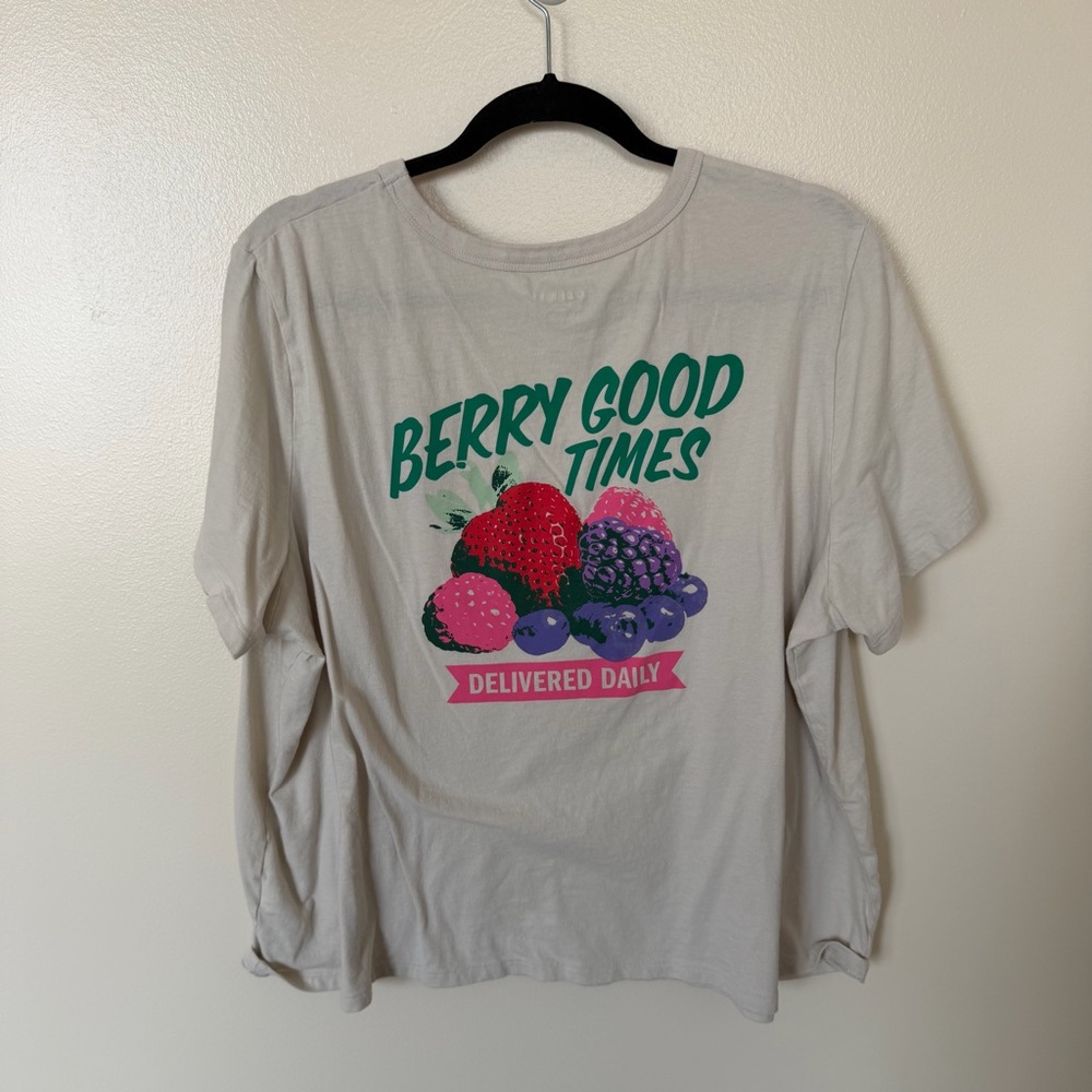 OLD NAVY Everywear Berry Good Times Graphic Tee